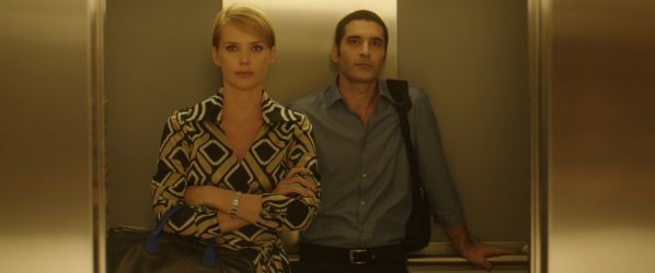 edm21-10_worldsapart